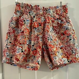 Solitaire Womens Floral Embroidered Shorts Cotton Elastic Waist Lined Large NWT
